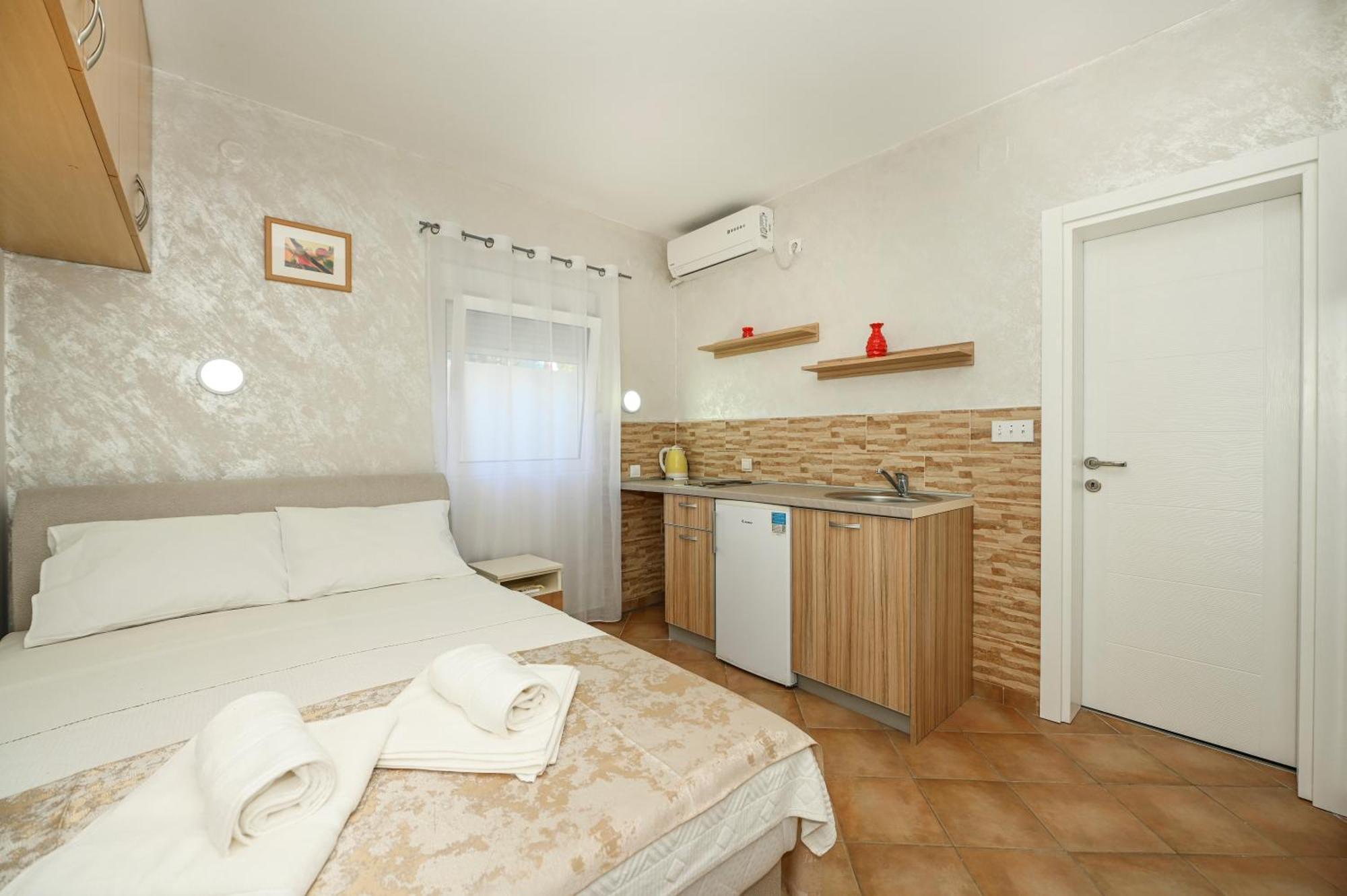 בודווה Villa Lux Rajovic מראה חיצוני תמונה